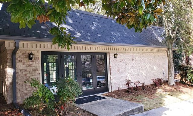 38 La Rue NW Place, Atlanta, GA 30327