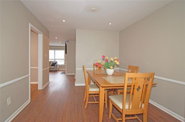 38 La Rue NW Place, Atlanta, GA 30327