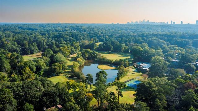 38 La Rue NW Place, Atlanta, GA 30327