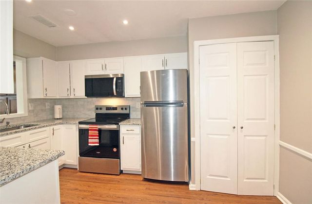 38 La Rue NW Place, Atlanta, GA 30327