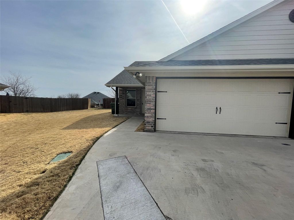 3003 Weave Court, Granbury, TX 76049