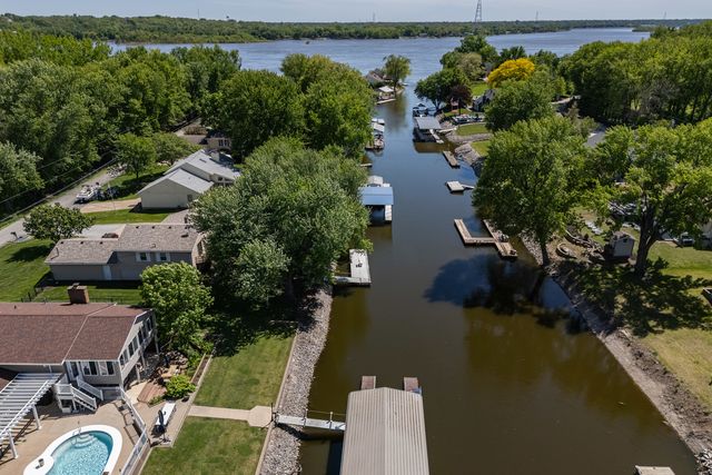 3530 E Harbor Drive, Bettendorf, IA 52722