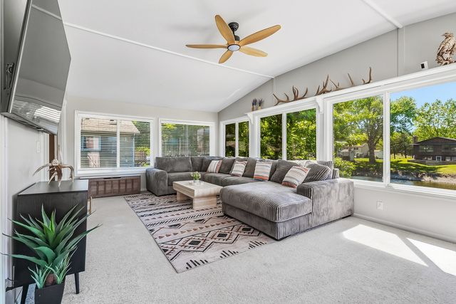 3530 E Harbor Drive, Bettendorf, IA 52722