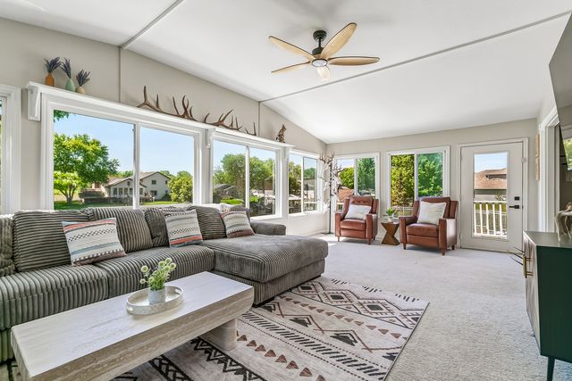 3530 E Harbor Drive, Bettendorf, IA 52722