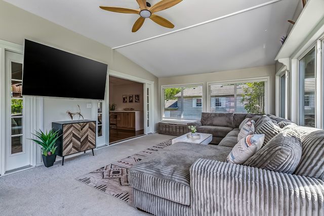 3530 E Harbor Drive, Bettendorf, IA 52722
