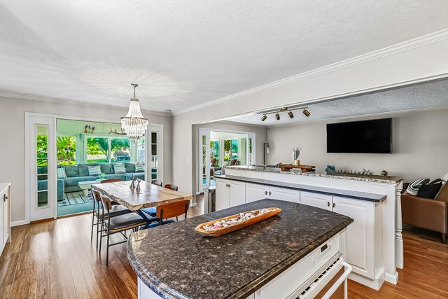 3530 E Harbor Drive, Bettendorf, IA 52722