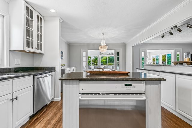 3530 E Harbor Drive, Bettendorf, IA 52722