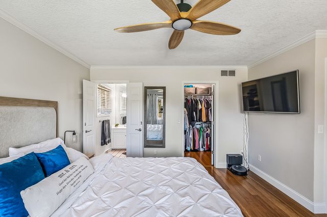 3530 E Harbor Drive, Bettendorf, IA 52722