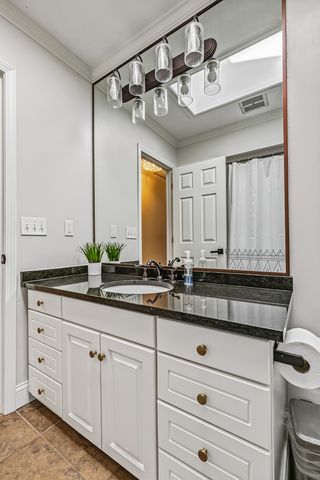 3530 E Harbor Drive, Bettendorf, IA 52722
