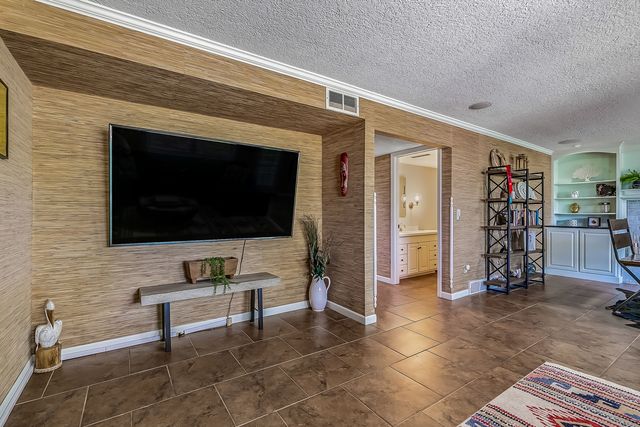 3530 E Harbor Drive, Bettendorf, IA 52722