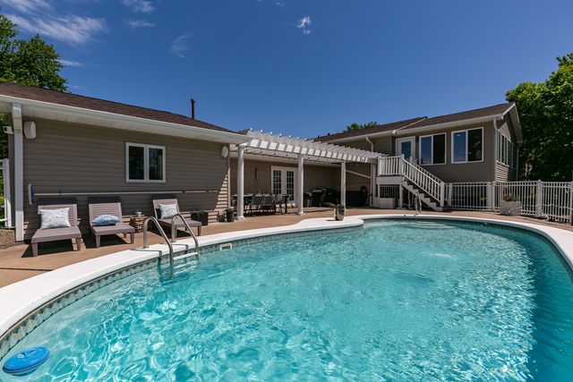 3530 E Harbor Drive, Bettendorf, IA 52722