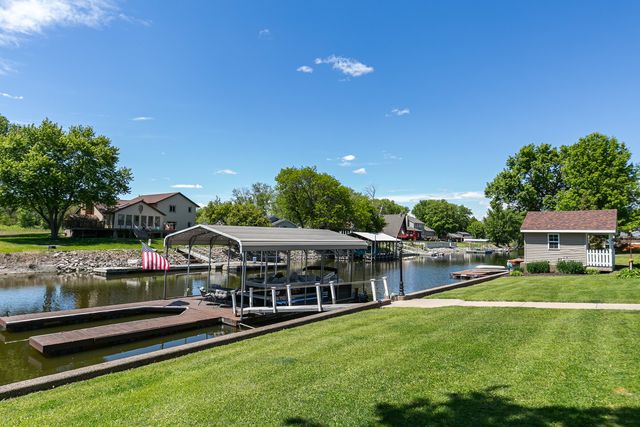 3530 E Harbor Drive, Bettendorf, IA 52722