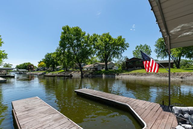 3530 E Harbor Drive, Bettendorf, IA 52722