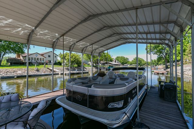 3530 E Harbor Drive, Bettendorf, IA 52722