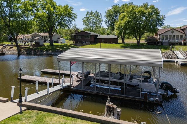 3530 E Harbor Drive, Bettendorf, IA 52722