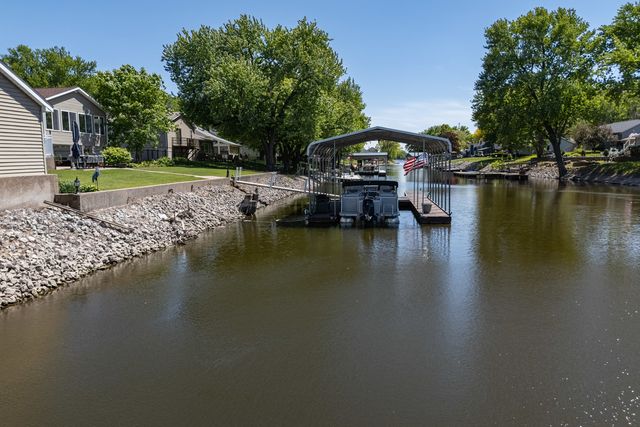 3530 E Harbor Drive, Bettendorf, IA 52722