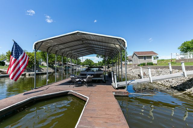 3530 E Harbor Drive, Bettendorf, IA 52722