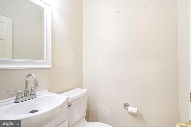 32 ALBERTUS DR, Williamstown, NJ 08094