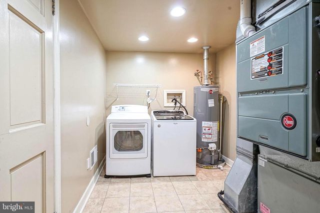 32 ALBERTUS DR, Williamstown, NJ 08094