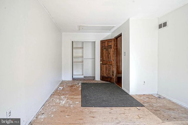 32 ALBERTUS DR, Williamstown, NJ 08094