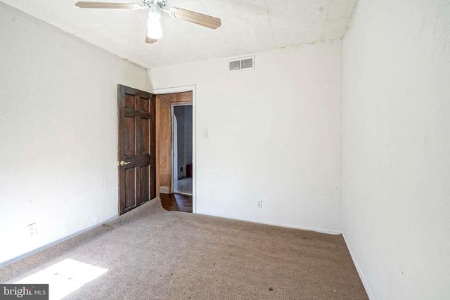 32 ALBERTUS DR, Williamstown, NJ 08094