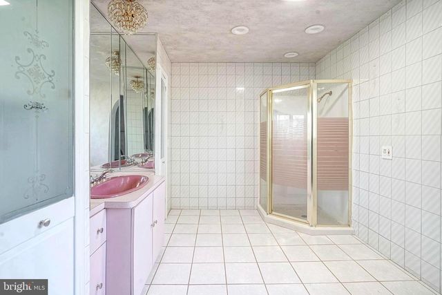 32 ALBERTUS DR, Williamstown, NJ 08094