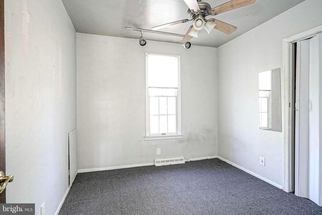 32 ALBERTUS DR, Williamstown, NJ 08094