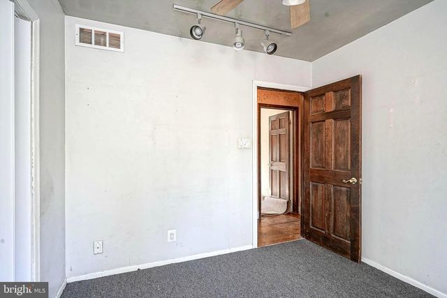 32 ALBERTUS DR, Williamstown, NJ 08094