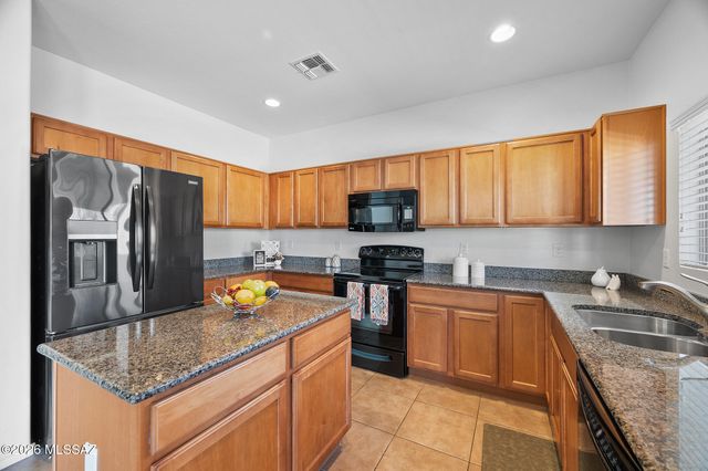 444 W Calle Sombra Linda, Sahuarita, AZ 85629