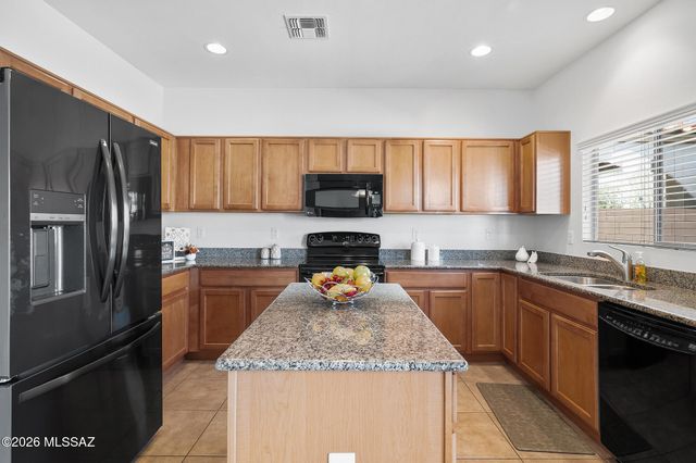 444 W Calle Sombra Linda, Sahuarita, AZ 85629