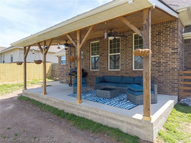 3210 Old Chismville Road, Greenwood, AR 72936