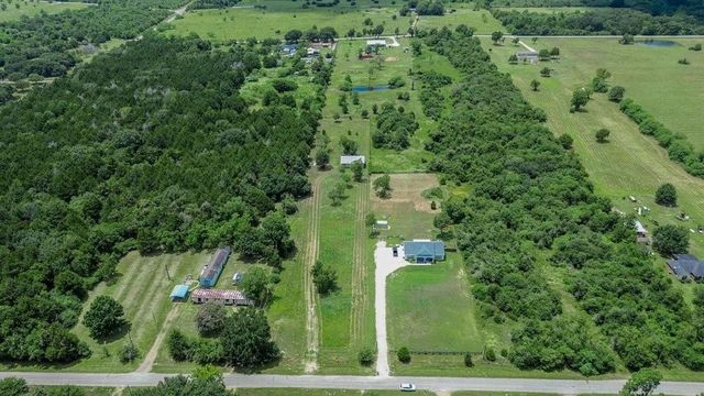3853 College Street, Sealy, TX 77474