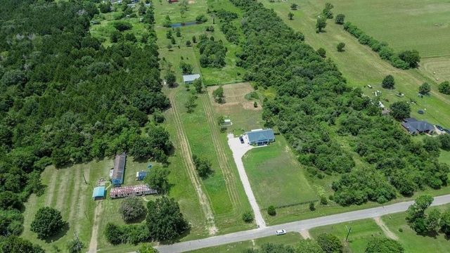 3853 College Street, Sealy, TX 77474