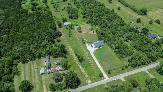 3853 College Street, Sealy, TX 77474