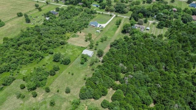 3853 College Street, Sealy, TX 77474