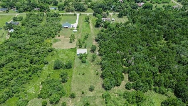 3853 College Street, Sealy, TX 77474