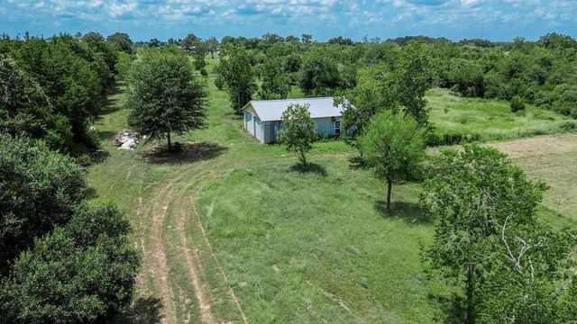 3853 College Street, Sealy, TX 77474