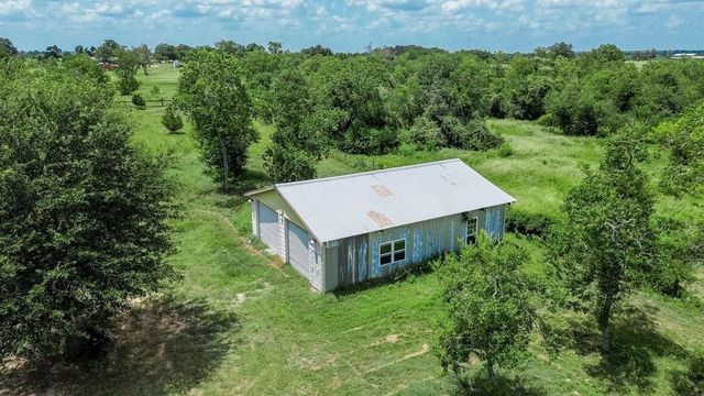 3853 College Street, Sealy, TX 77474