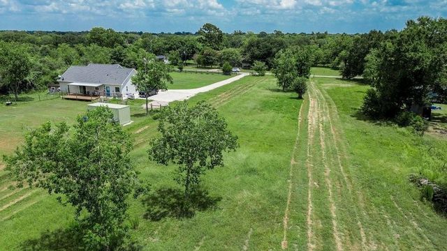 3853 College Street, Sealy, TX 77474