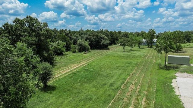 3853 College Street, Sealy, TX 77474