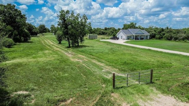 3853 College Street, Sealy, TX 77474