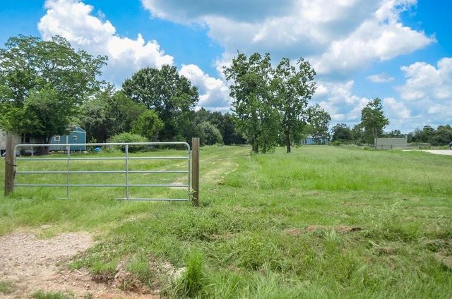 3853 College Street, Sealy, TX 77474