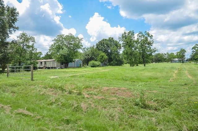 3853 College Street, Sealy, TX 77474