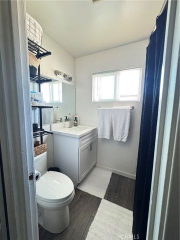 988 Valencia Street 4, Costa Mesa, CA 92626