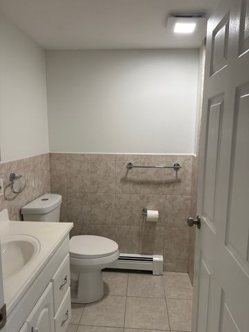 251 Neponset St 3, Canton, MA 02021