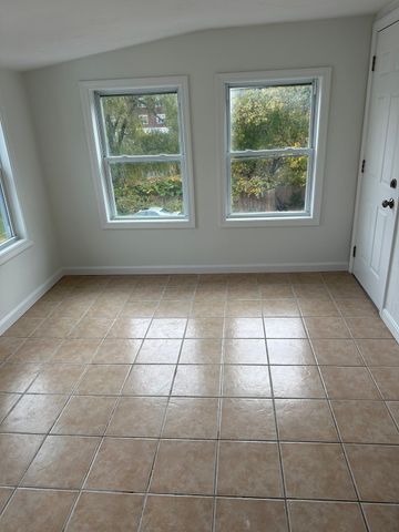 251 Neponset St 3, Canton, MA 02021
