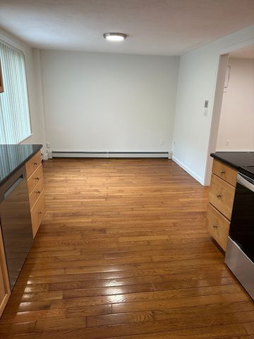 251 Neponset St 3, Canton, MA 02021