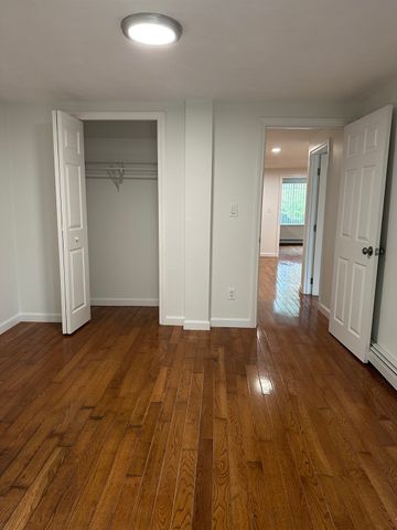 251 Neponset St 3, Canton, MA 02021