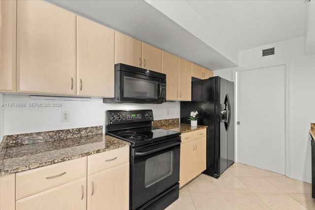 6917 Collins Ave 1512, Miami Beach, FL 33141