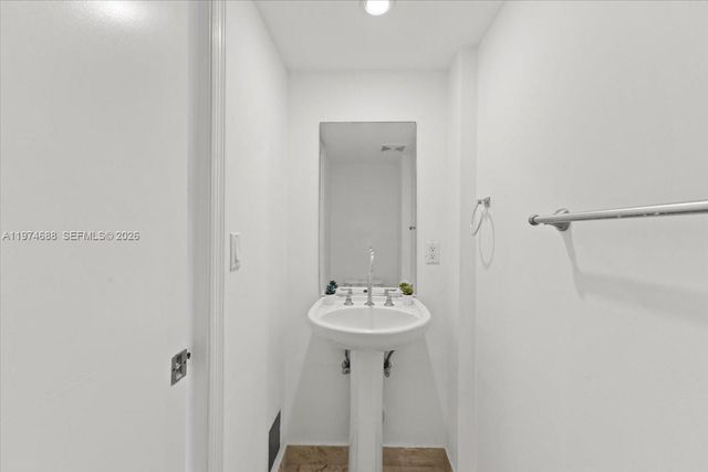 6917 Collins Ave 1512, Miami Beach, FL 33141